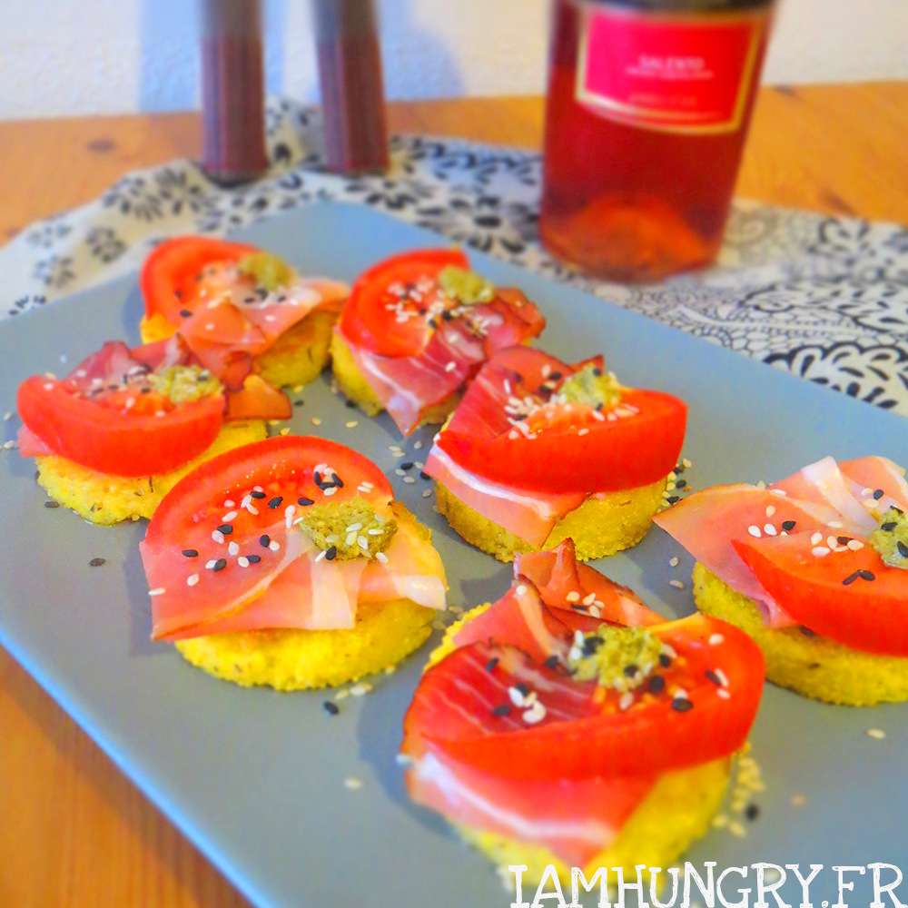 Toasts de polenta à la tomate Toasts de polenta à la tomate