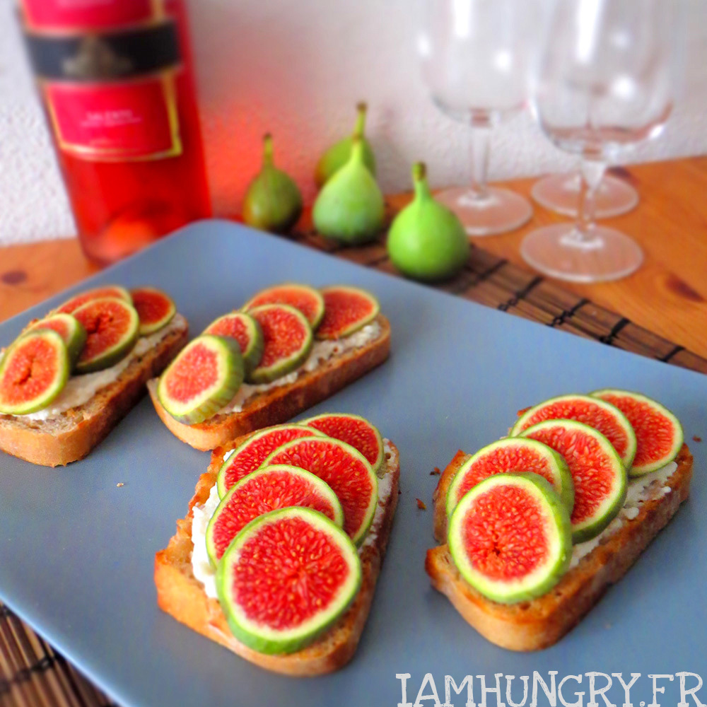 Tartines de chèvre miel et figues Tartines de chèvre miel et figues